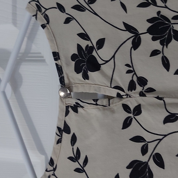 Long sleeve maxi dress,beige with black flowers - Picture 4 of 9